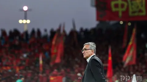 中国混合接力短道速滑2000米金牌战报：喜讯频传，人民网报道！