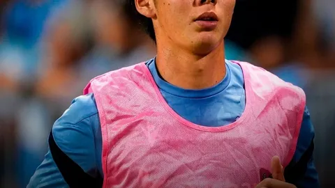 福法纳伤停三周，或错过首回合曼市德比赛